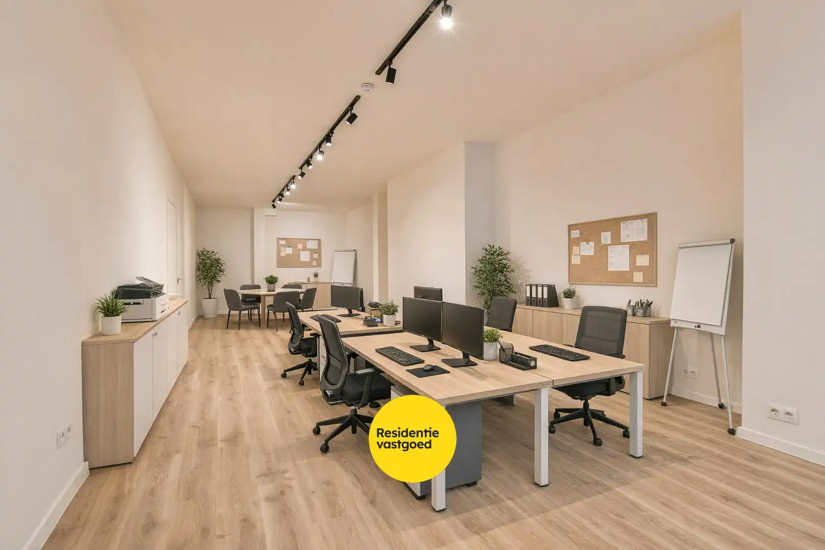 Gelijkvloerse handelsruimte op toplocatie te Oostende foto {{pictureIndex}}