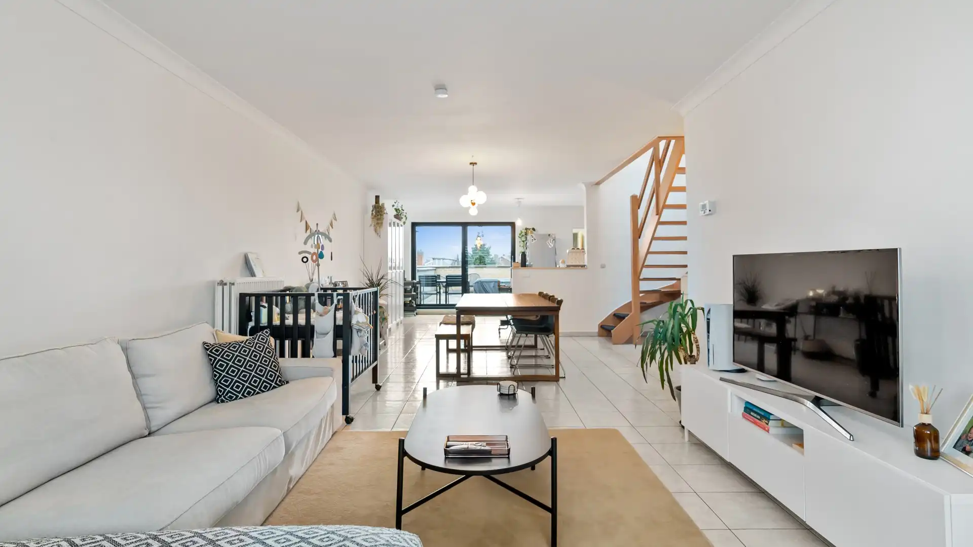 Duplex-appartement met drie slaapkamers en inpandige garage foto 3