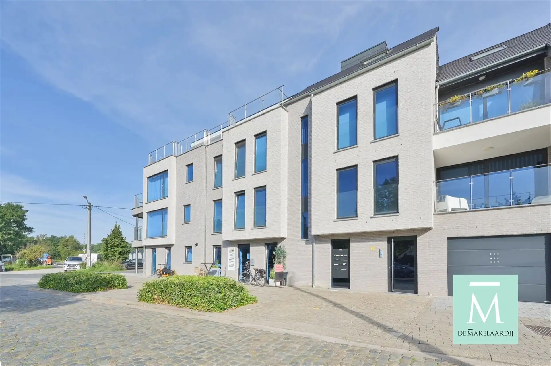 Goed gelegen handelsruimte te Sint-Katelijne-Waver/Mechelen foto 3