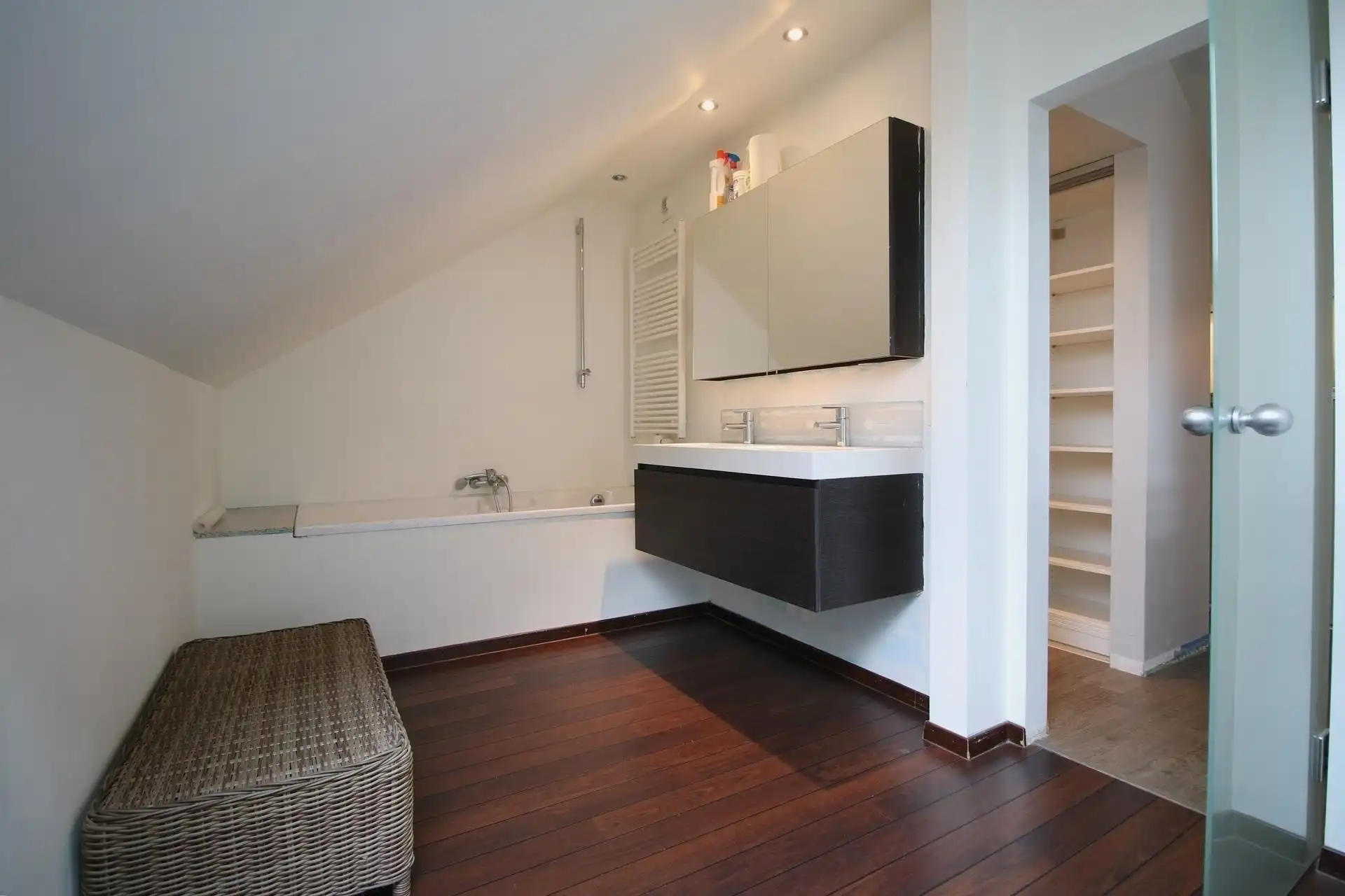 Moderne instapklare HOB met tuin, 4 slpks en 2 badk foto 24