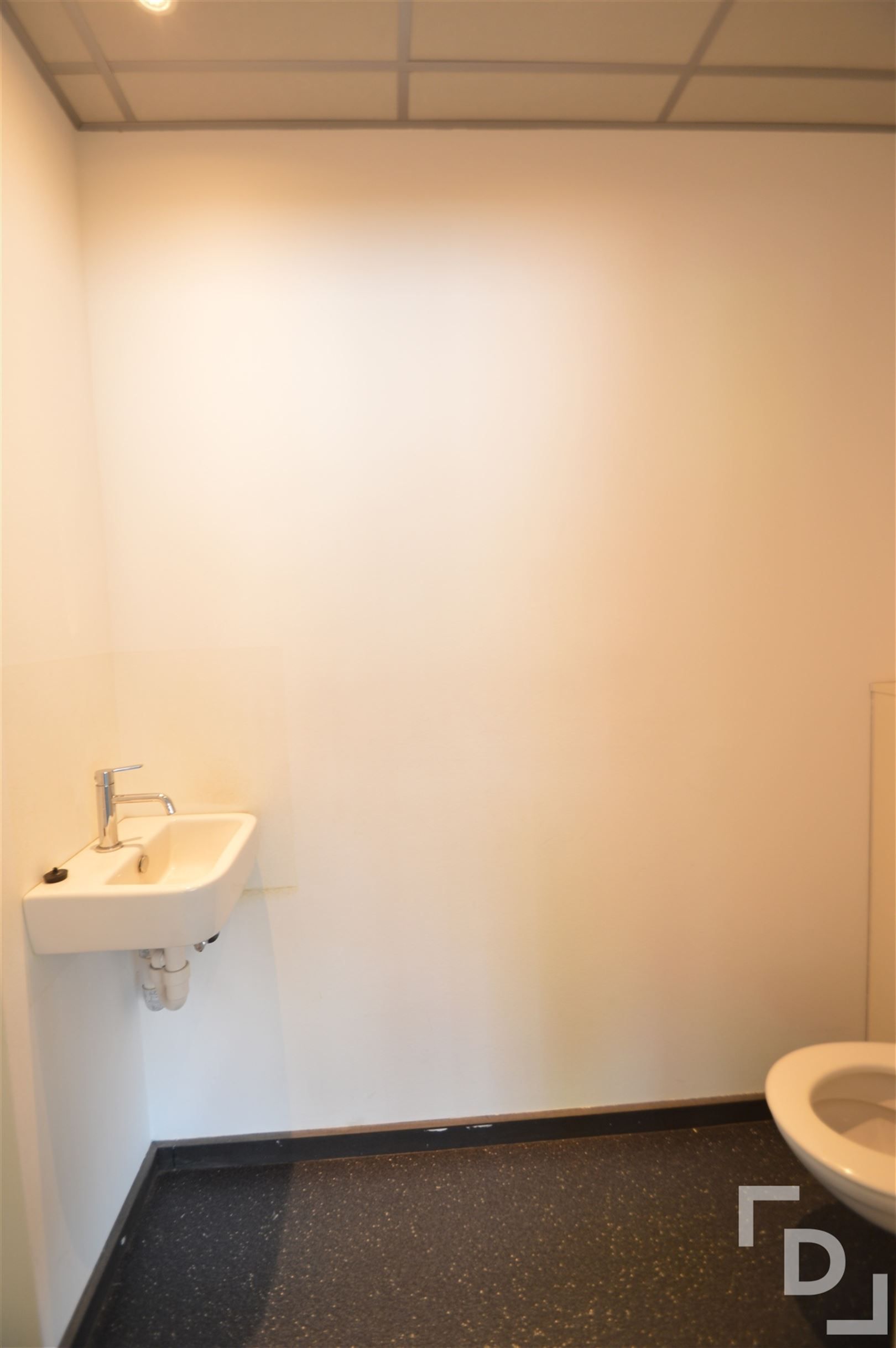 Ingericht kantoor met ontvangstruimte foto 12