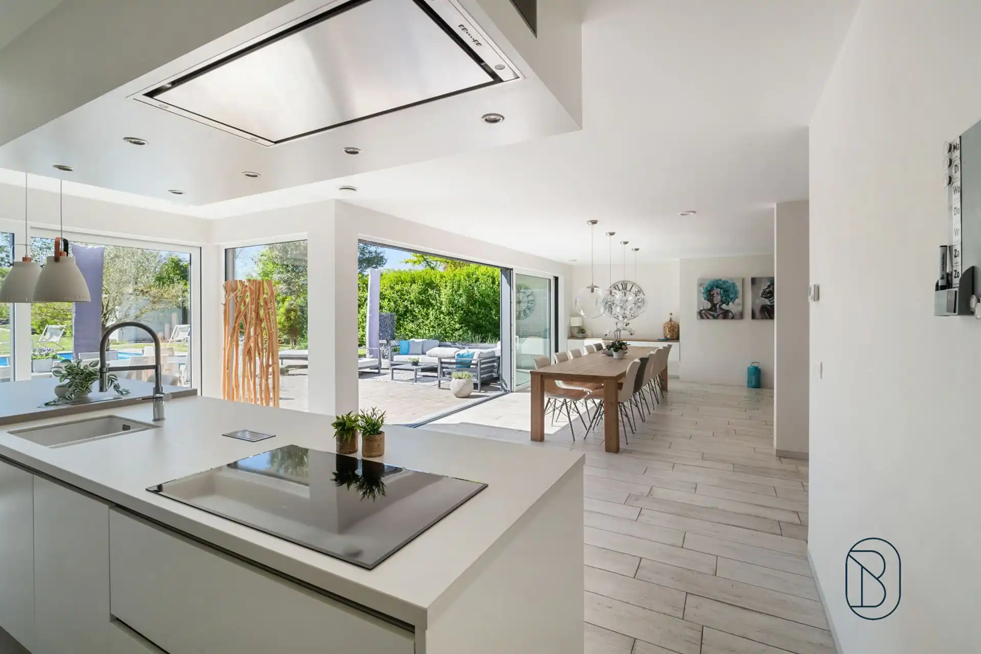 Exclusieve villa met 7 slpk, zwembad en tuin met open zicht foto 10