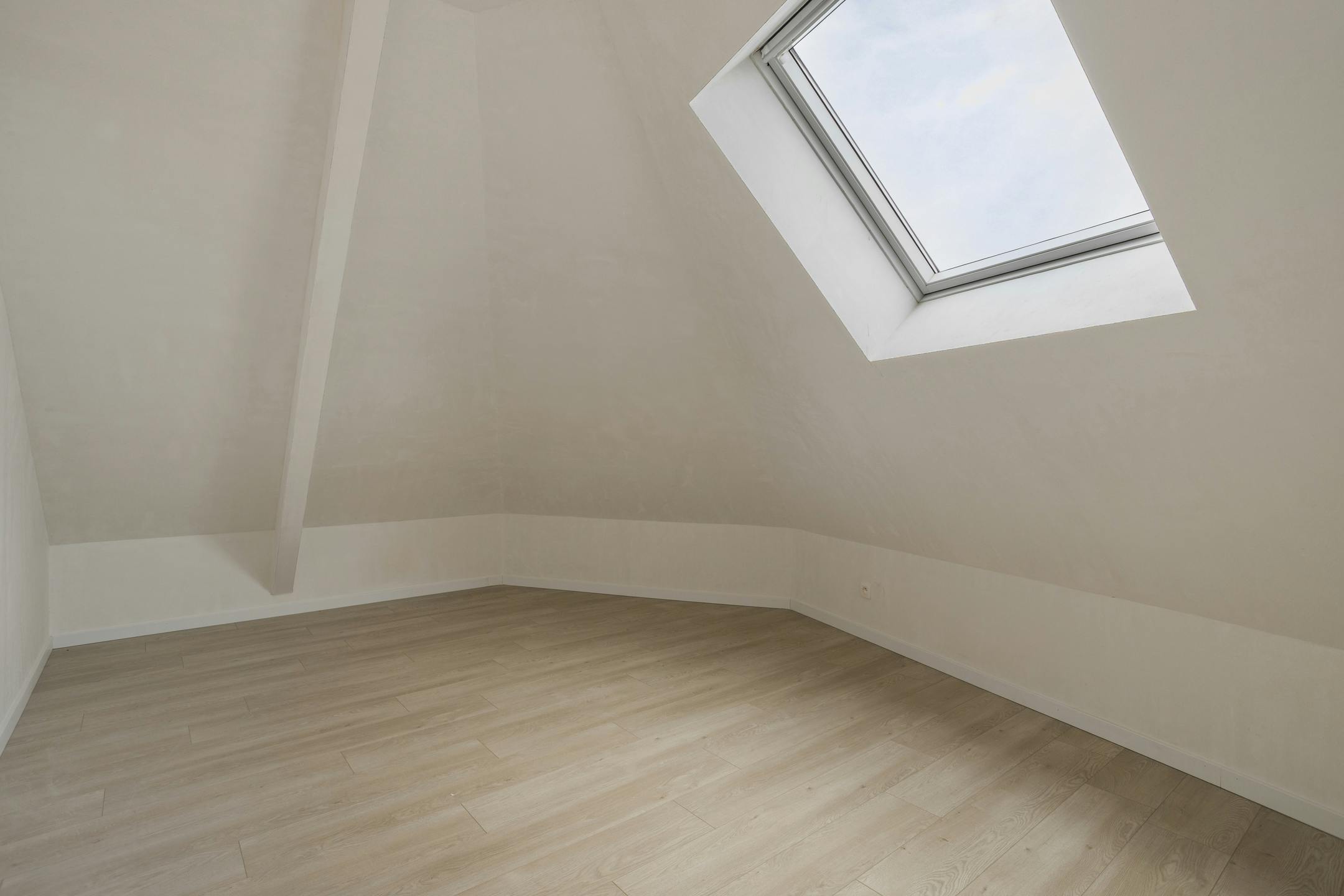 Gerenoveerde duplex met 3 slaapkamers in centrum Veurne. foto 7