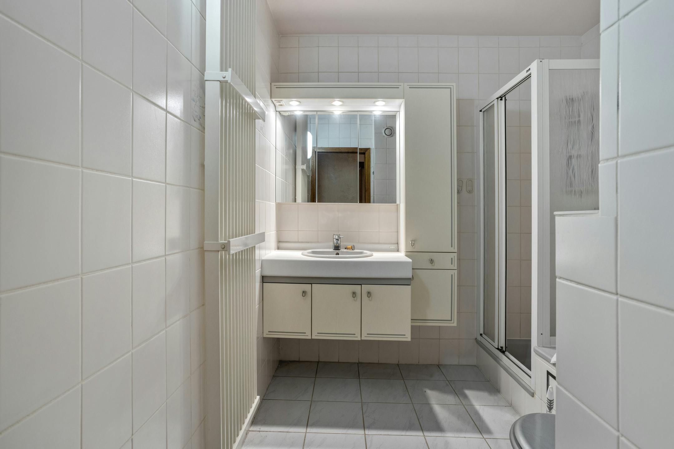 2-slaapkamer appartement te koop met zicht op de Houtmarkt in Kortrijk!  foto 8