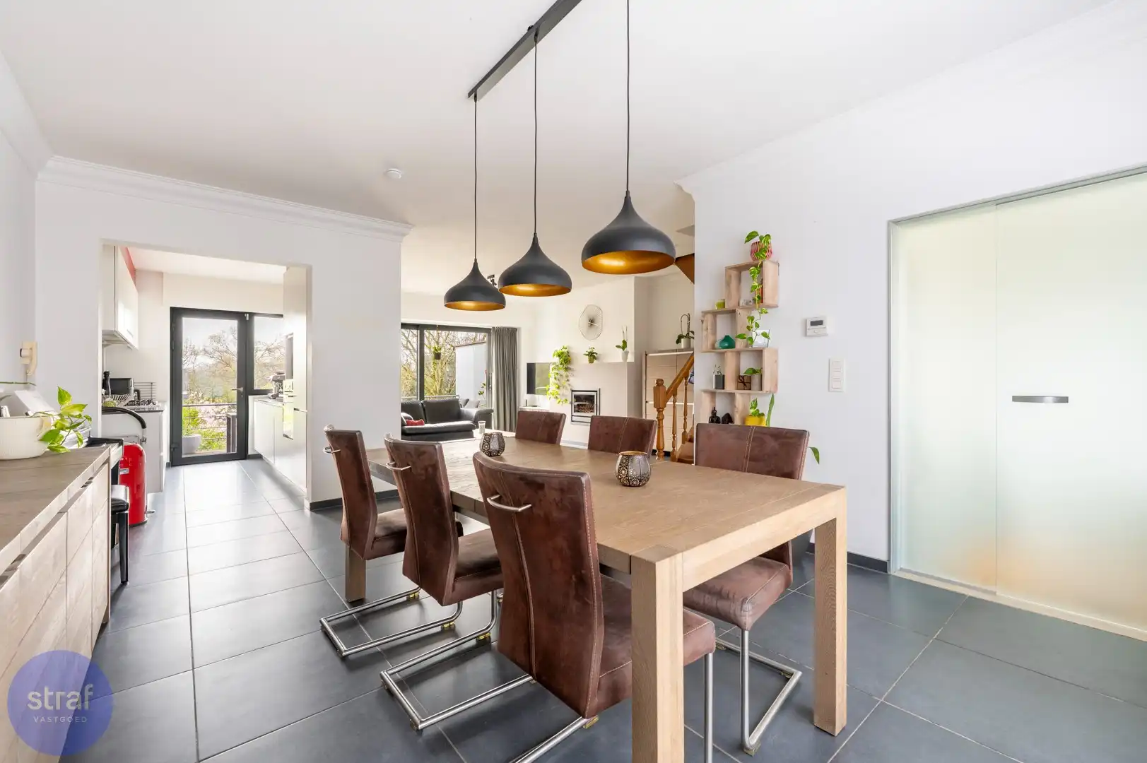 Veelzijdige woning met grote tuin en praktijkmogelijkheid in Wilrijk foto 5