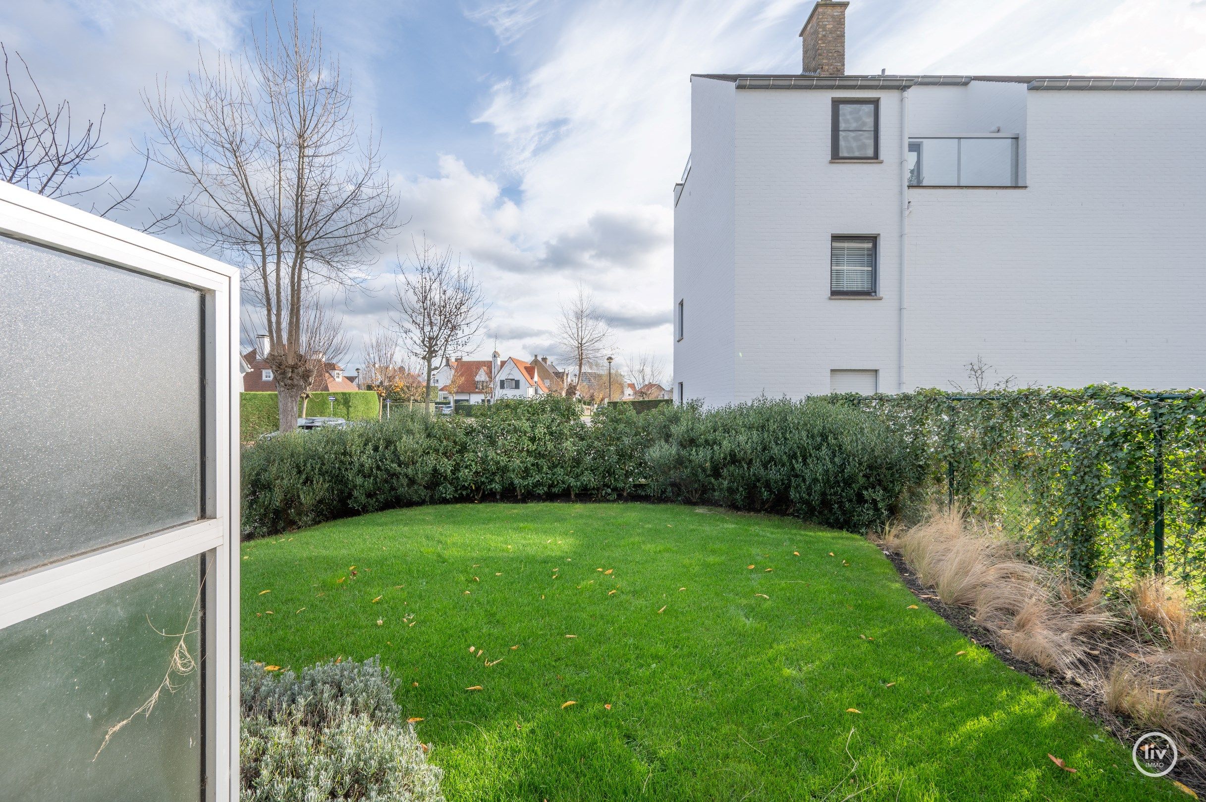 Gezellig,gerenoveerd gelijkvloersappartement met mooie tuin centraal gelegen in de Eeuwfeestlaan te Knokke.  foto 13