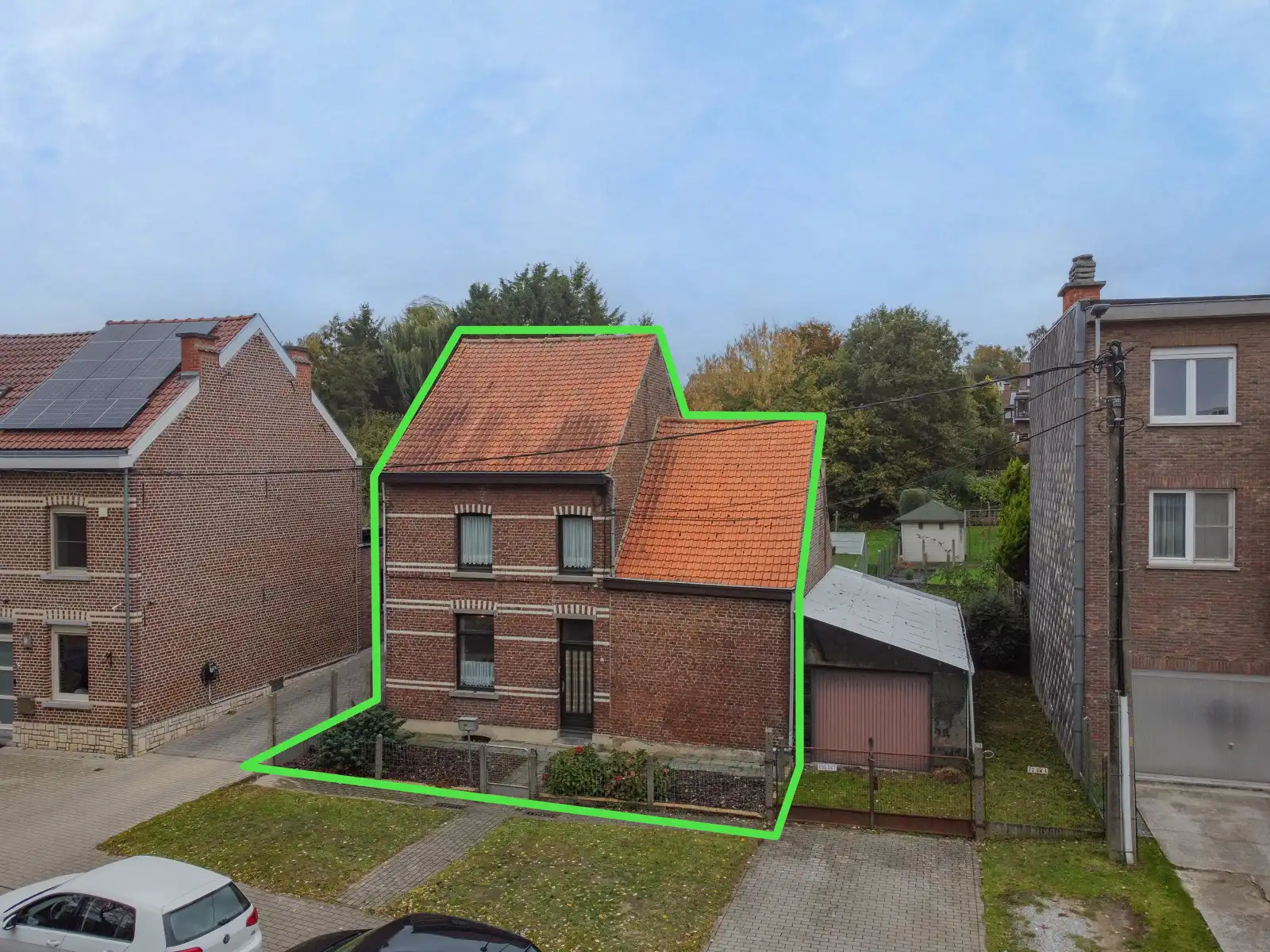 OPTIE Goed gelegen ruime te renoveren woning  foto 2