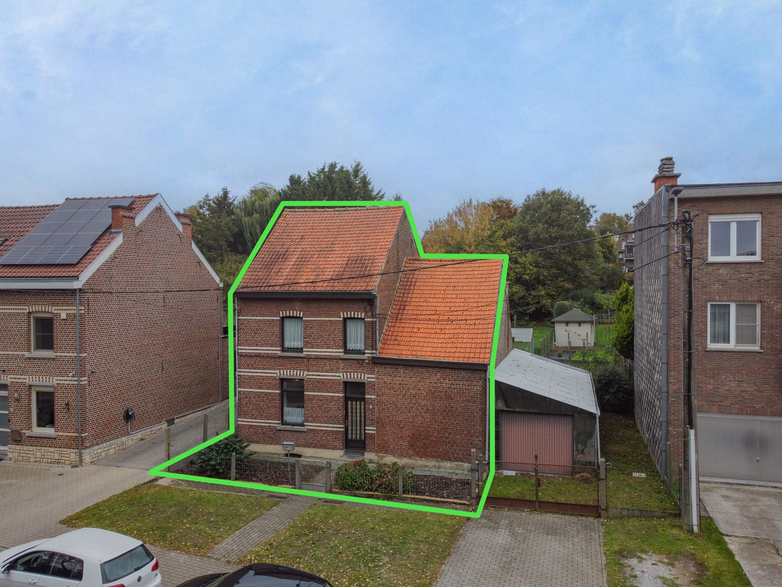 OPTIE Goed gelegen ruime te renoveren woning  foto 2