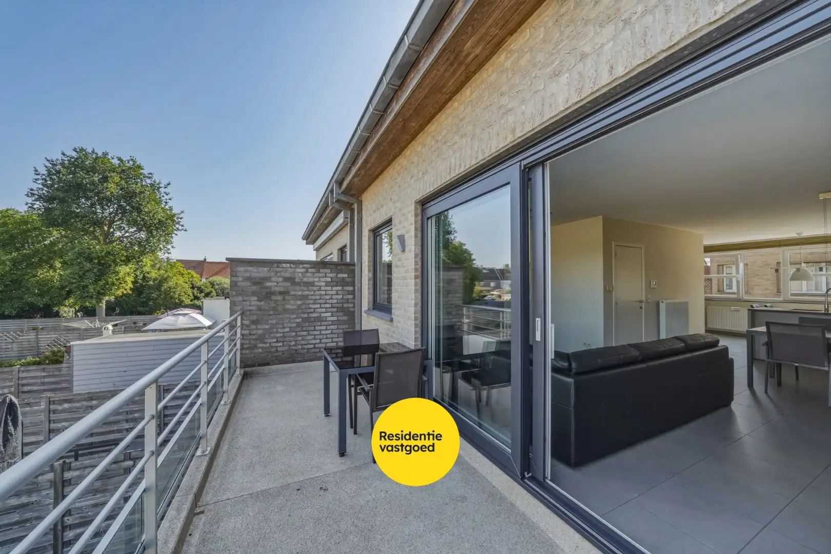 Instapklare recente woning met zeer ruime garage en tuin in Oudenburg foto 14