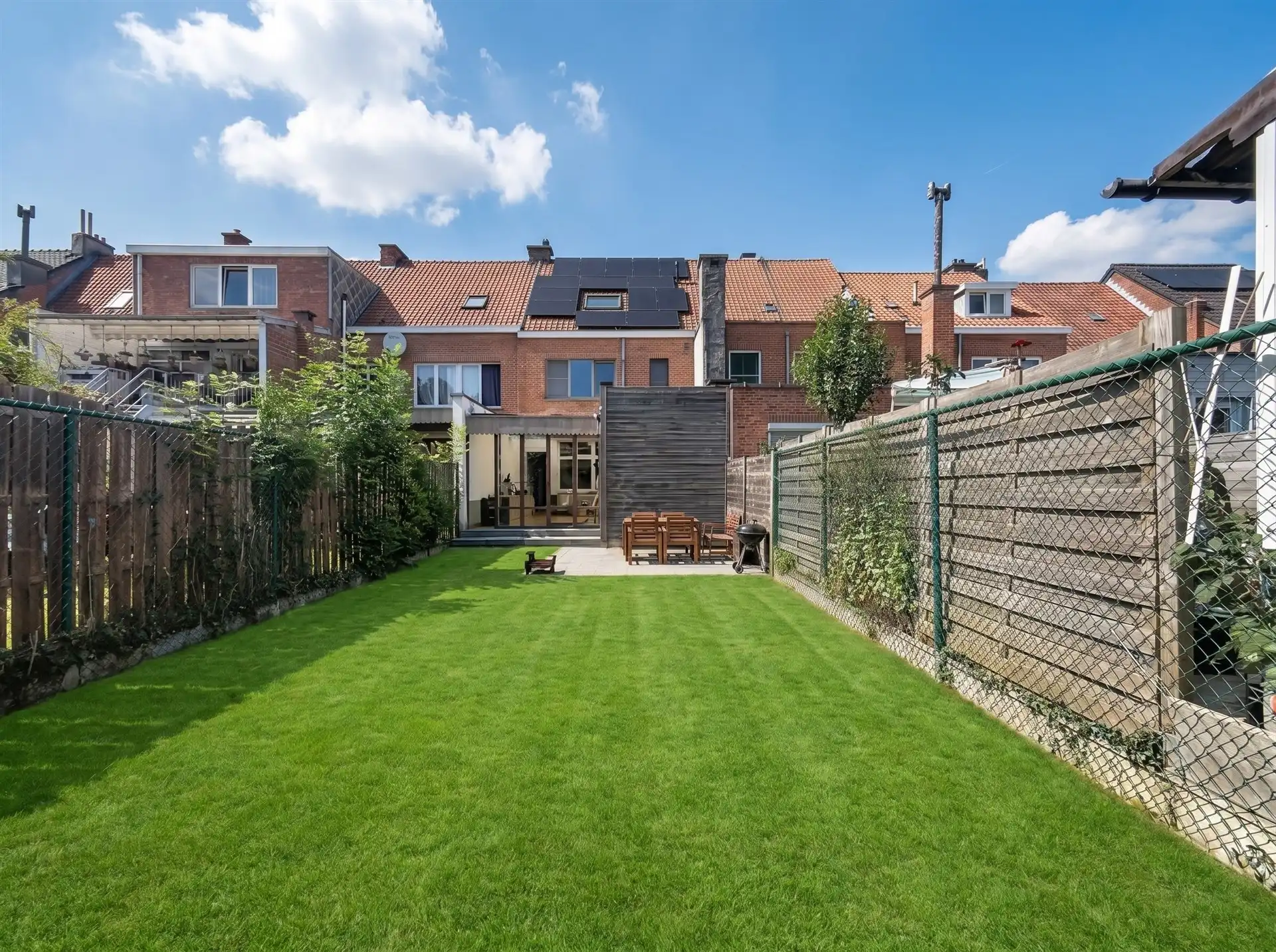 Instapklare woning met halfopen karakter en 4 slaapkamers nabij centrum Sint-Niklaas! foto 4