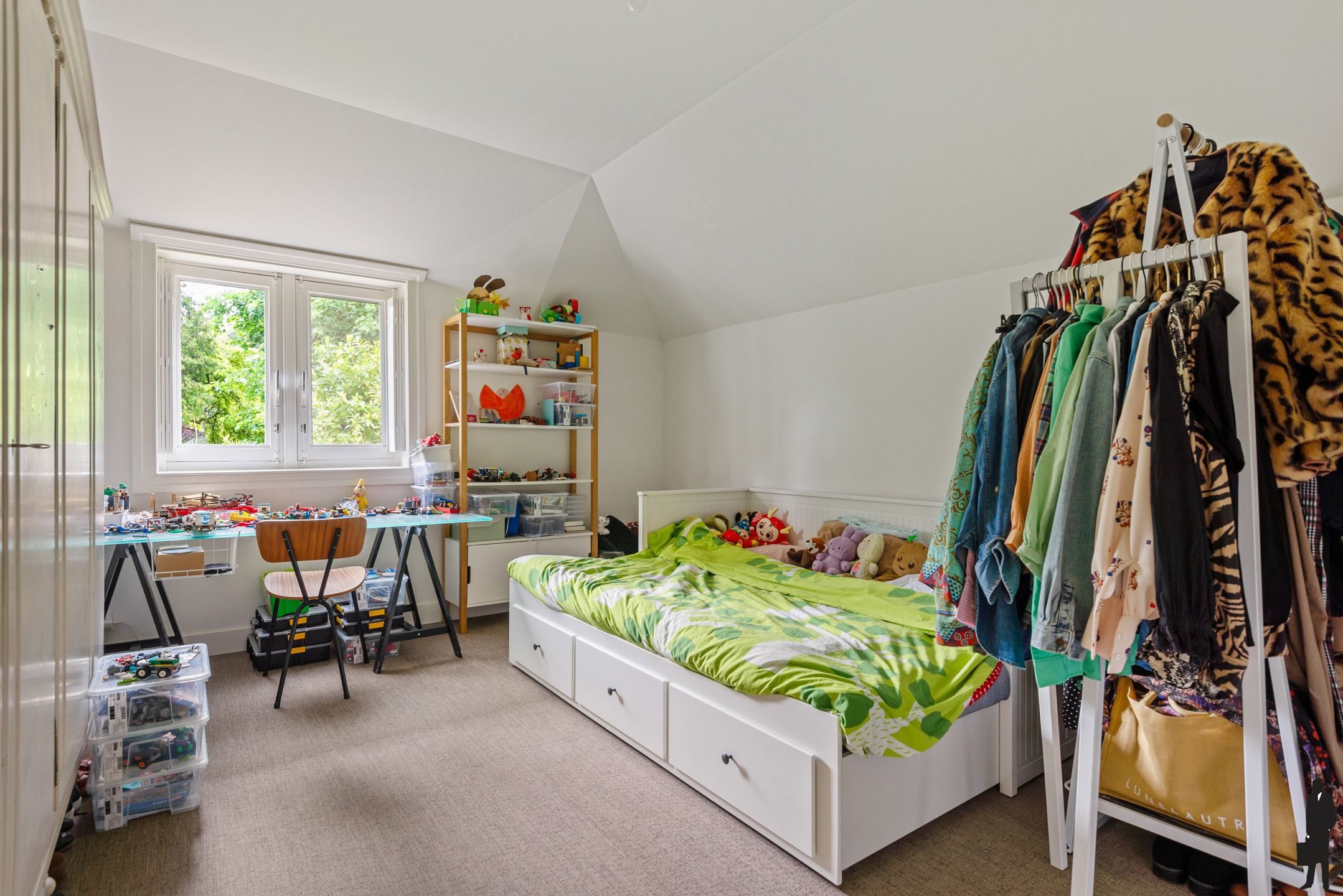 Zeer ruime woning (ca.250m²) met 6 slaapkamers & 2 badkamers foto 17