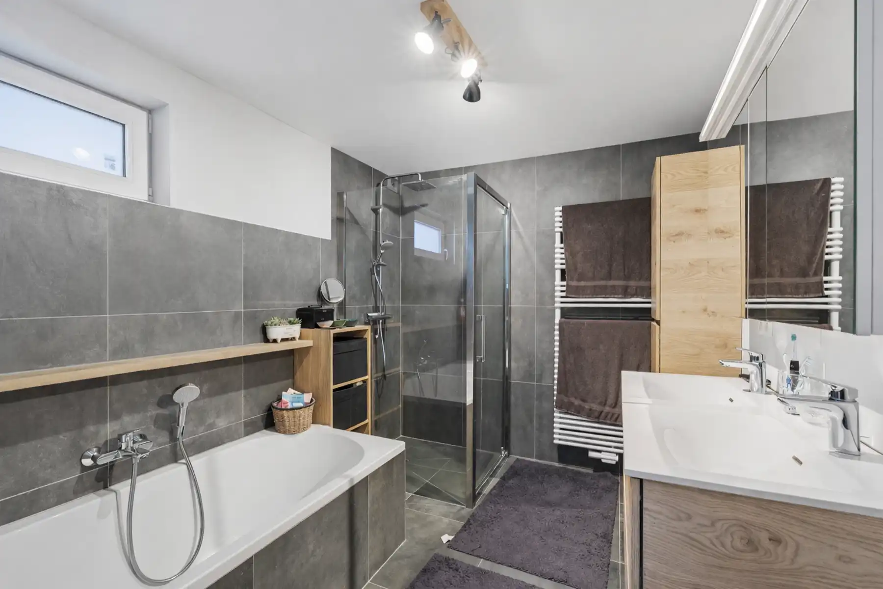 Gezinswoonst in hartje Sint-Andries! foto 9