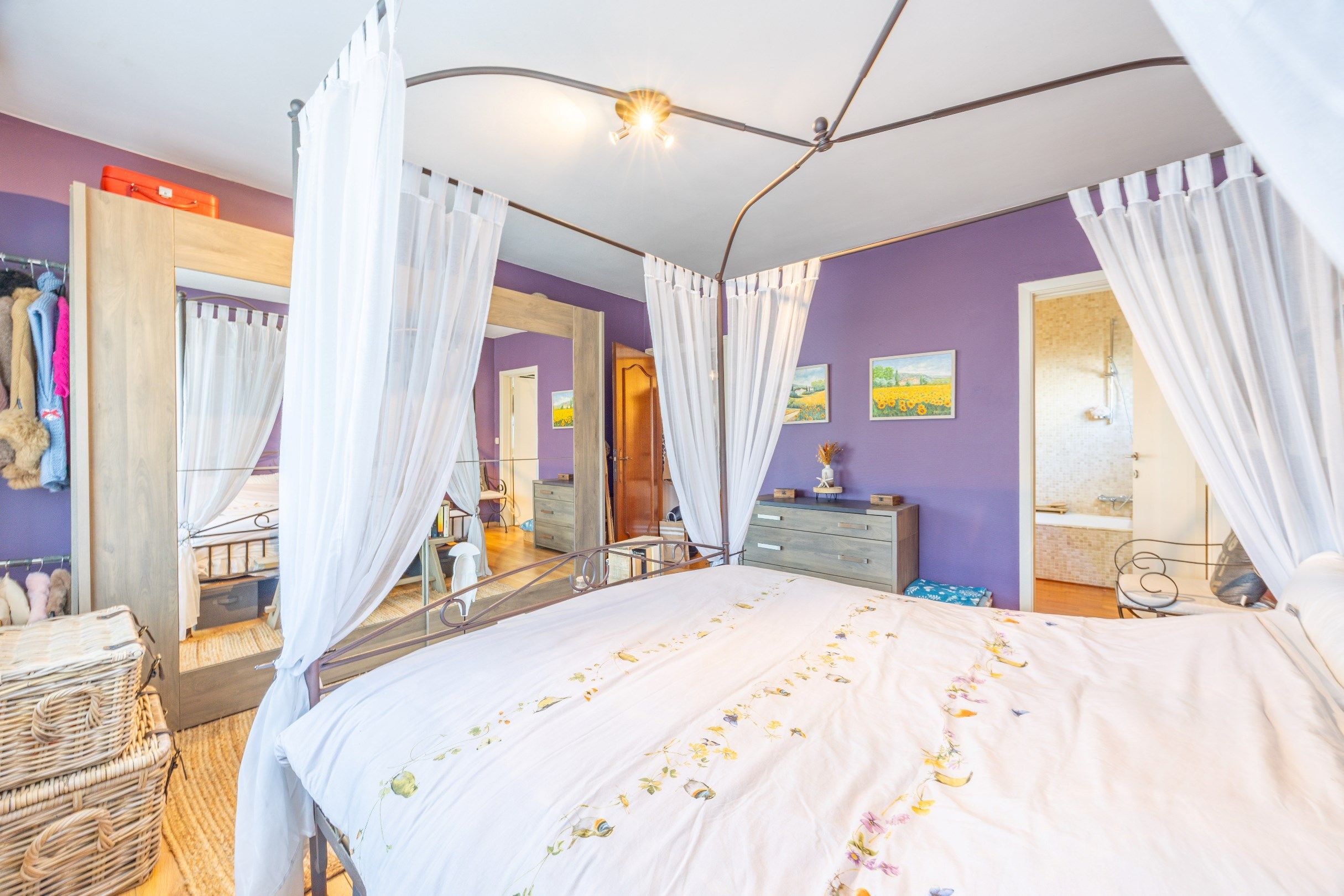 STATIGE VILLA MET MAGAZIJN foto 16