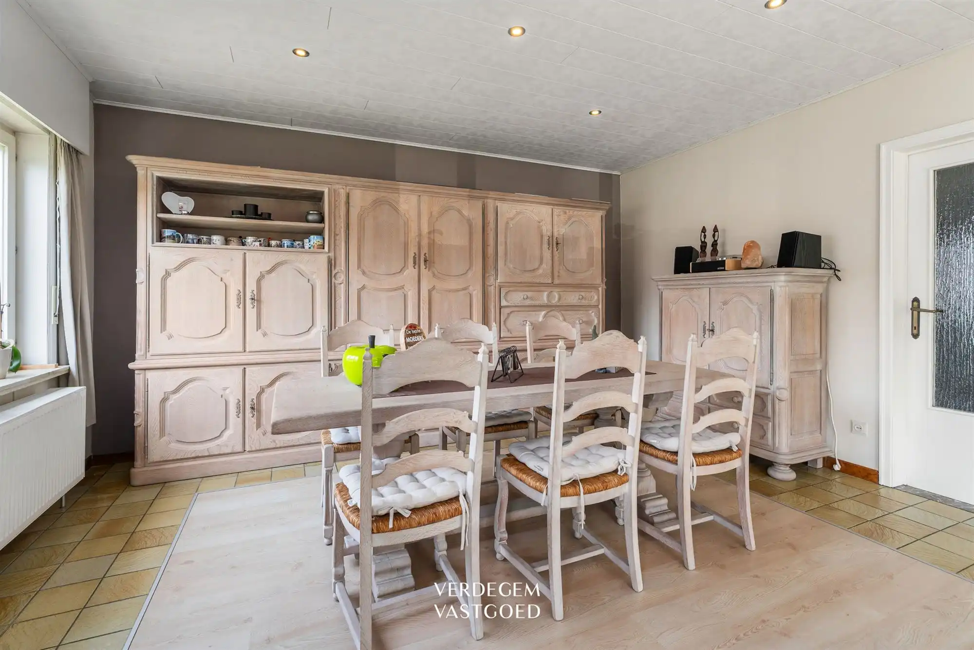 Verrassend ruime woning met 3 slaapkamers, grote kelder, zolder en tuin foto 8