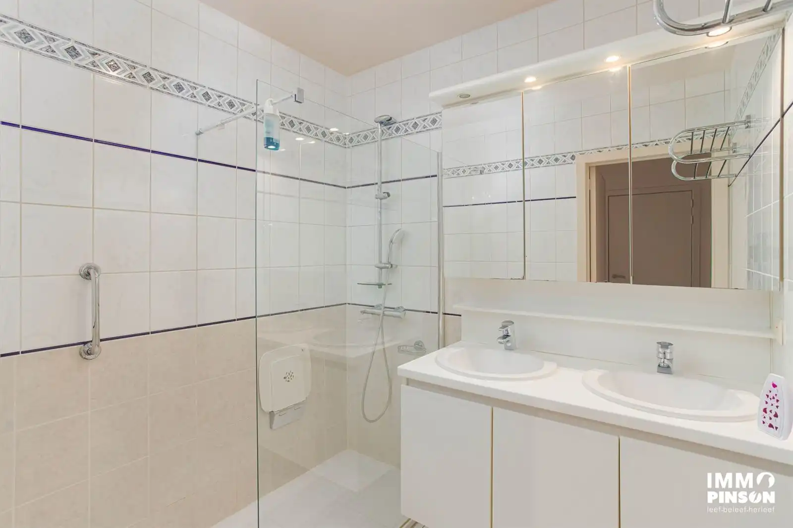 Centraal gelegen zonnig appartement met prachtig zicht op de Kykhill  foto 8