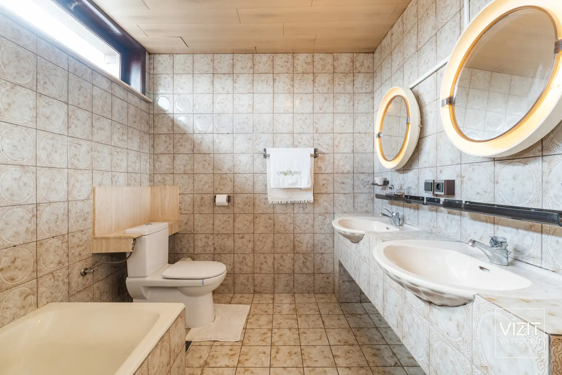 Zeer goed onderhouden villa met open zicht! foto 11