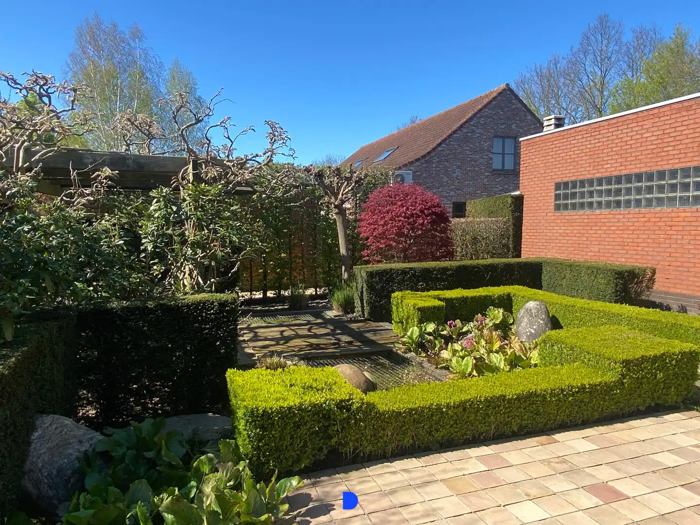 Handelspand met woonst op commerciële ligging. foto 28