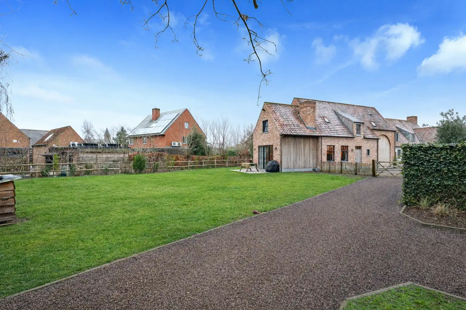 Fantastisch huis op een groene locatie te Moerkerke foto 2