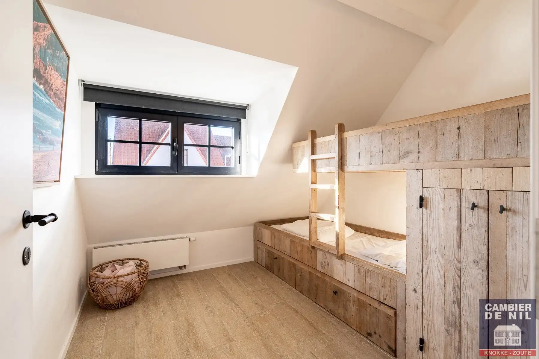 Instapklare, gemeubelde rijwoning met 5 slaapkamers en tuin – hartje Oud-Knokke foto 25