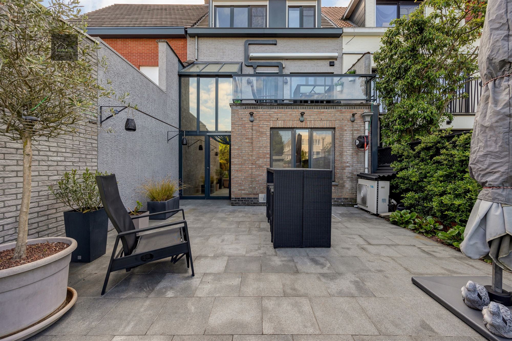 Instapklare woning met zonnepanelen op TOP locatie foto 6