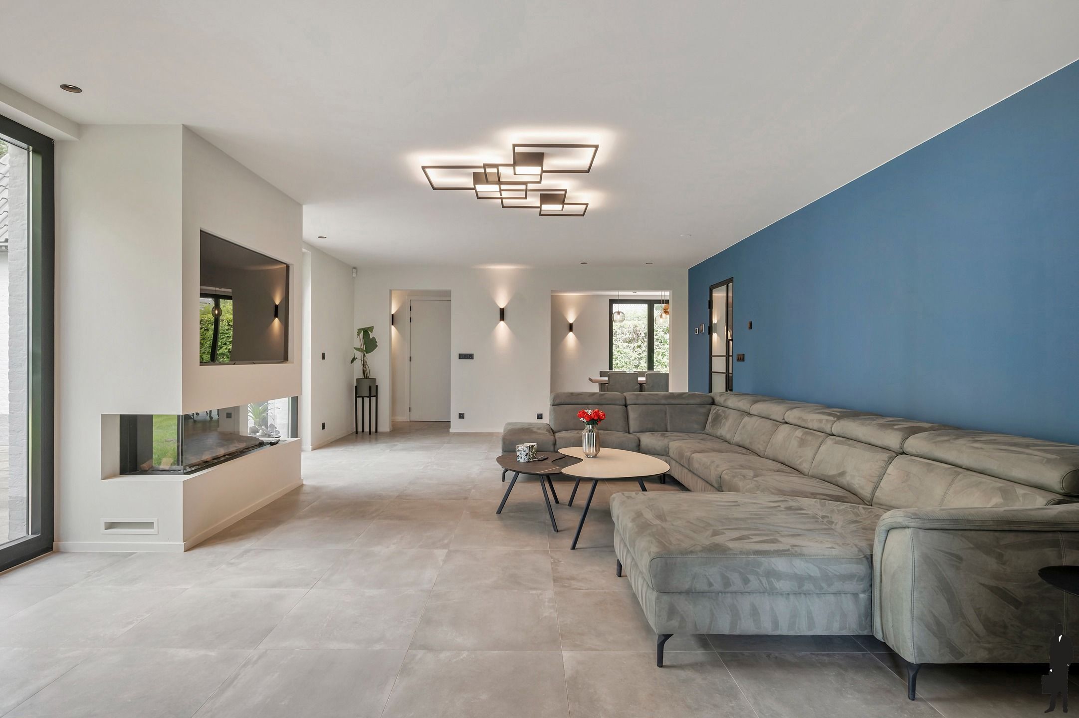 Gerenoveerde villa op 1.900 m² nabij de Nederlandse grens foto 5