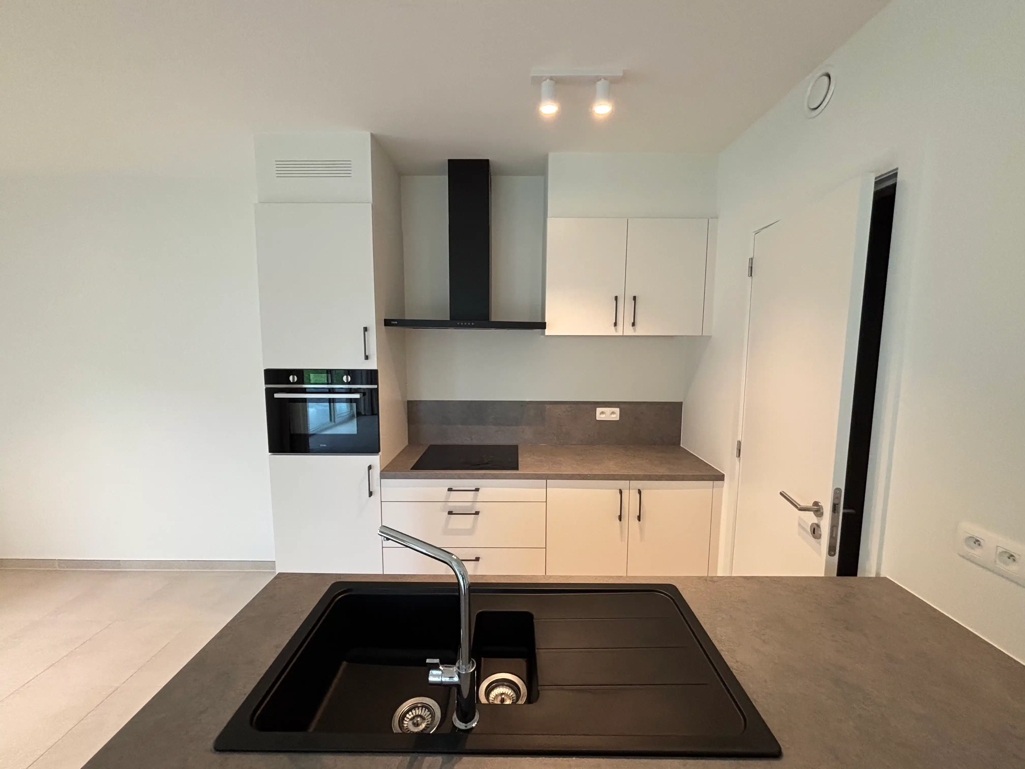 Modern Wonen & Werken: Luxueus Nieuwbouwappartement met 2 Slaapkamers en Bureau foto 11