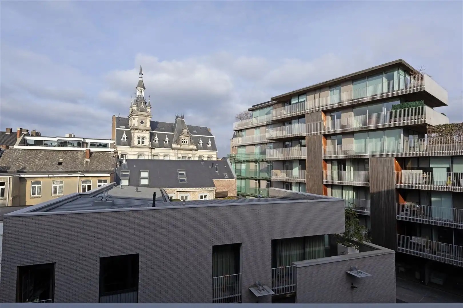 Kwalitatief appartement in hartje Hasselt foto 16