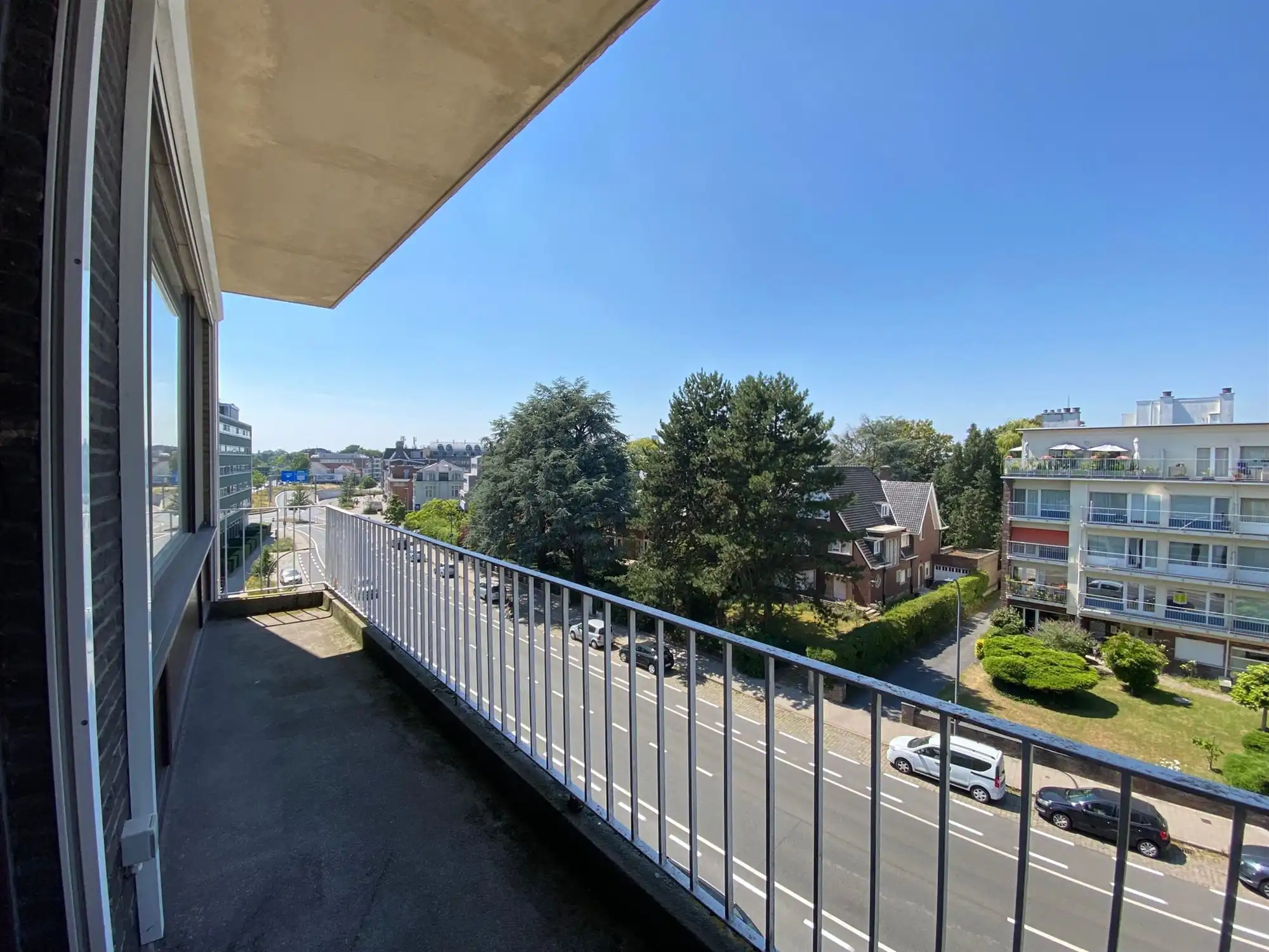 Instapklaar luxueus gerenoveerd 3 slaapkamer appartement met garage op toplocatie in Gent foto 8