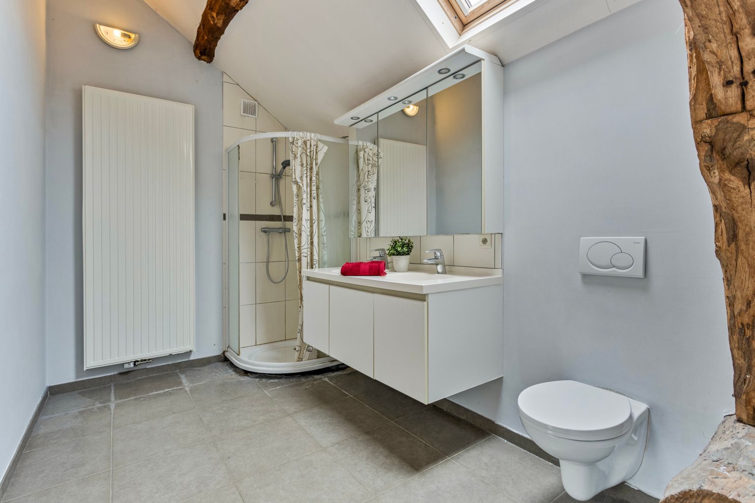 GERENOVEERDE WONING MET TUIN IN BOUTERSEM foto 16