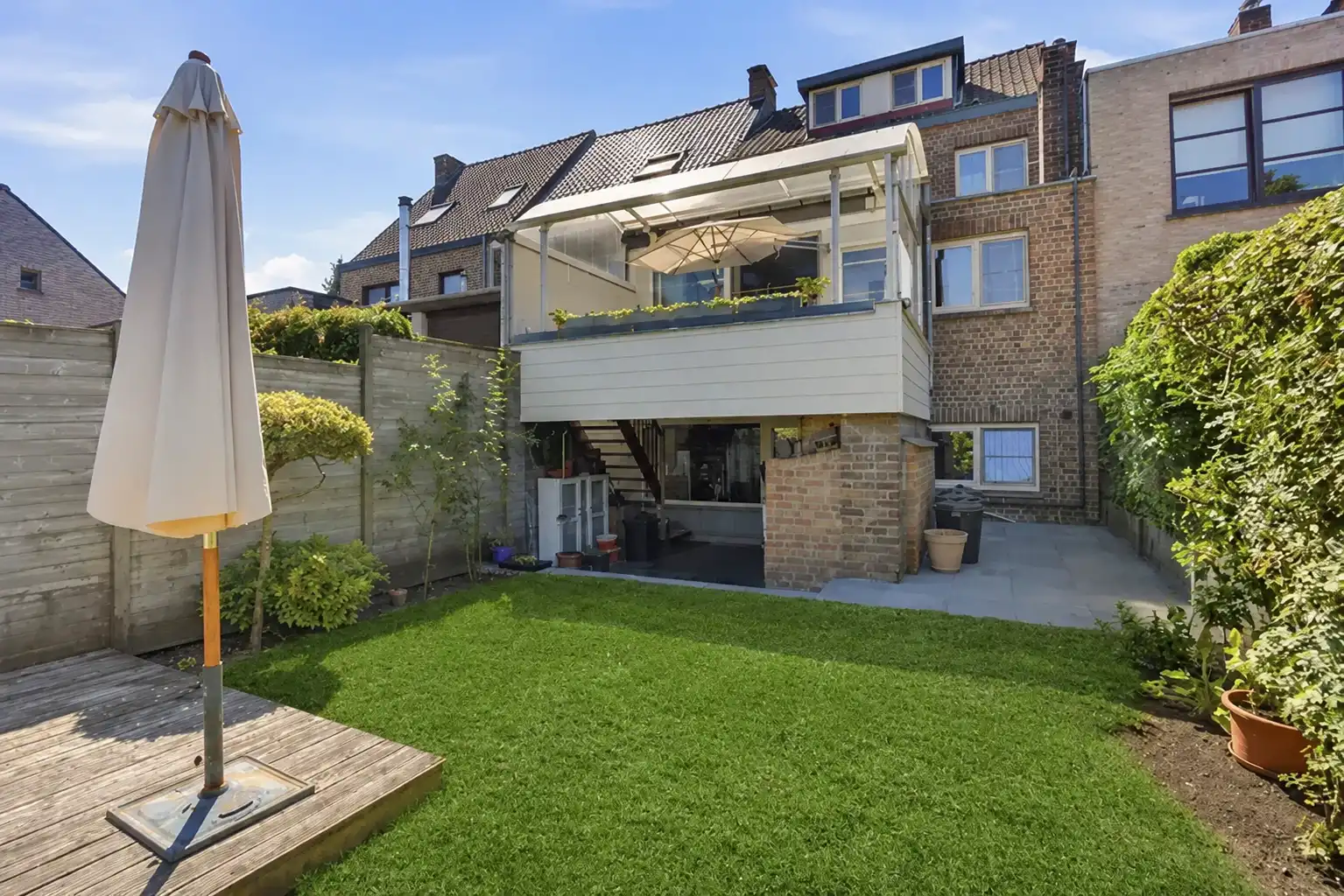 Verzorgde gezinswoning met garage in hartje Sint-Michiels foto 7