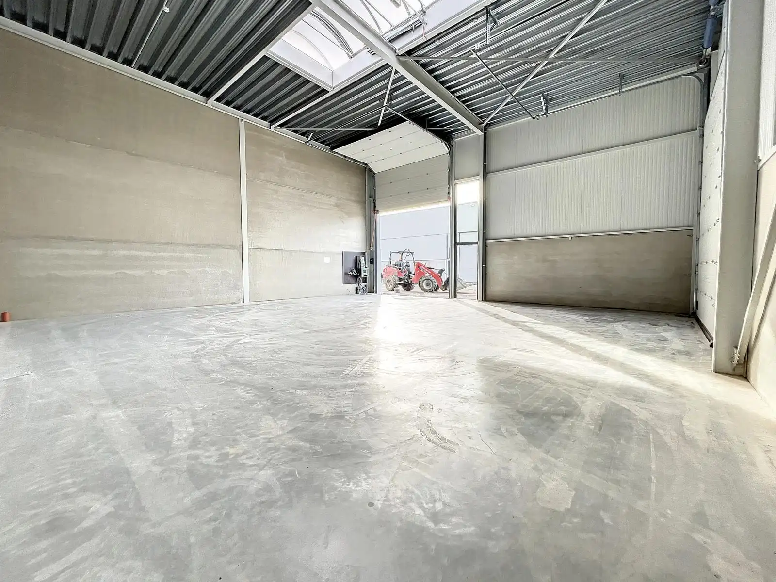 Bedrijfsunit van 144 m² in KMO-park 'Kallisto'.  foto 2