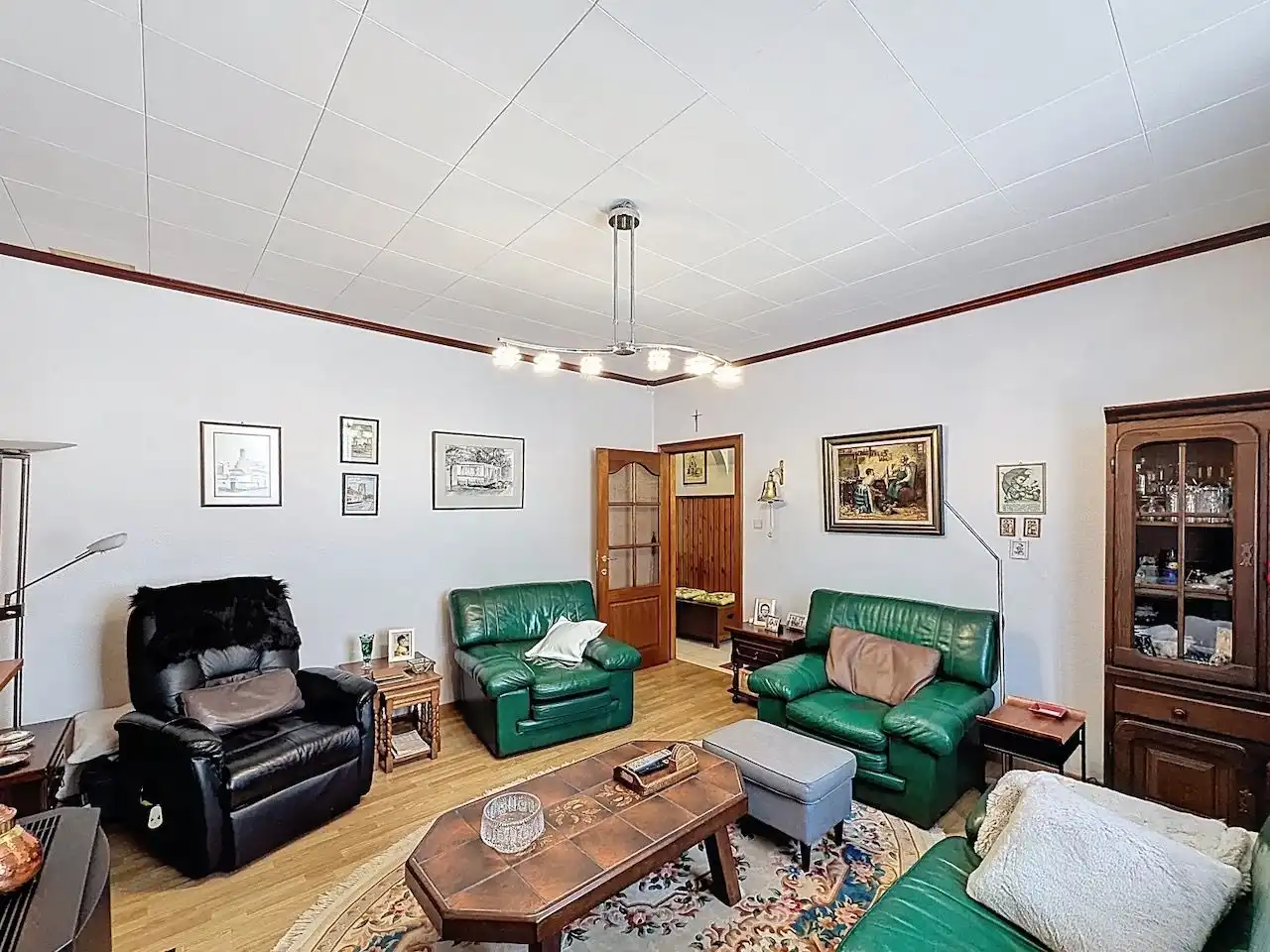 Aangenaam gelegen woning in de mooie vernieuwde H. Consciencestraat te Heist. foto 5