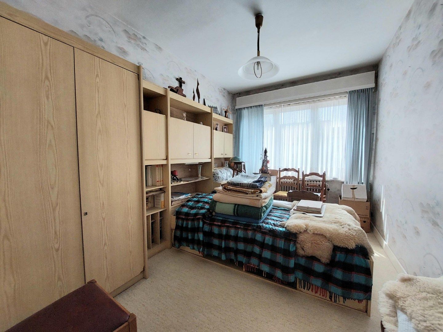 Ruime woning met garage en tuin foto 8