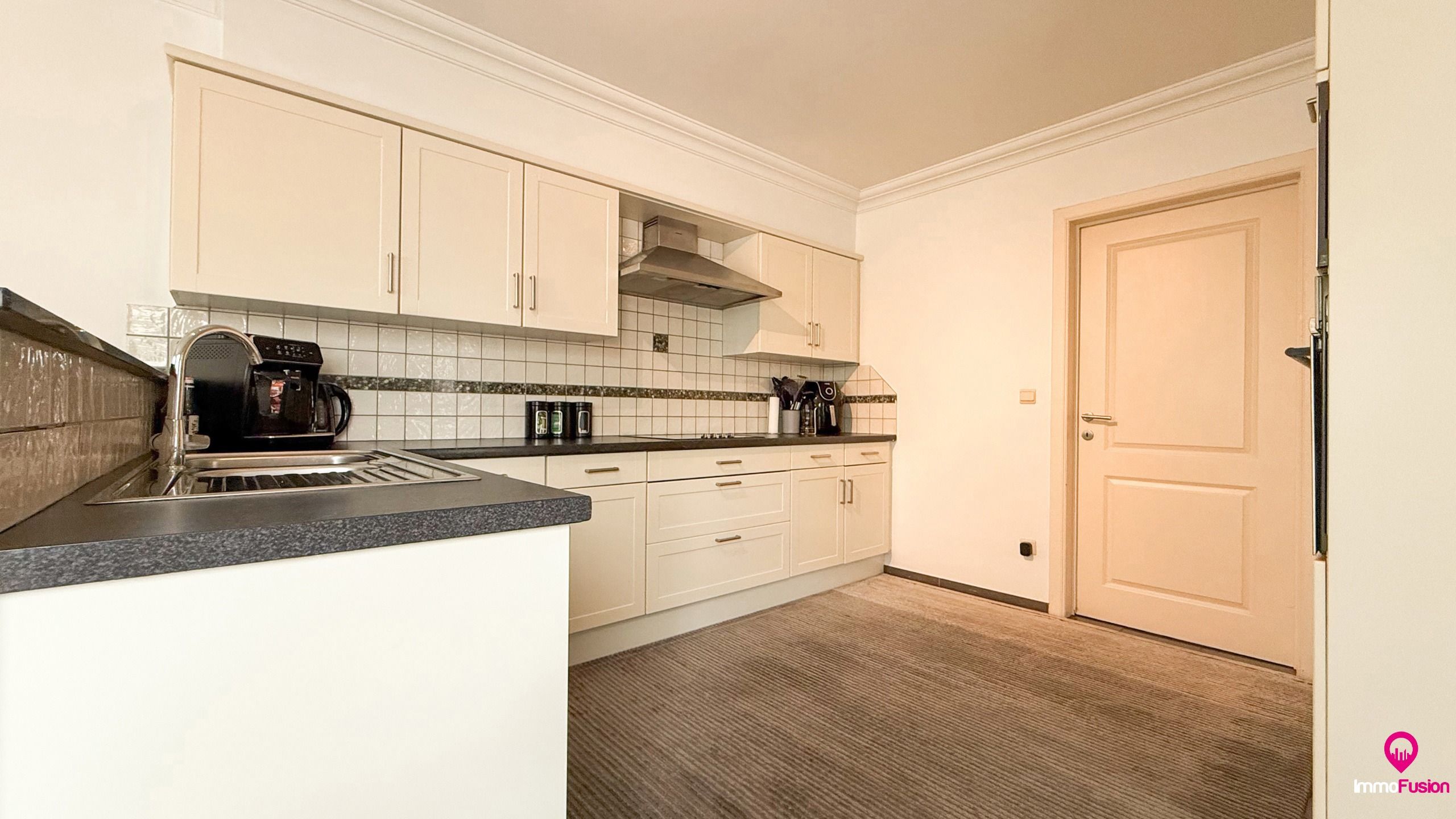 Instapklare woning met 3 slpks, tuin en garage in Lillo! foto 11