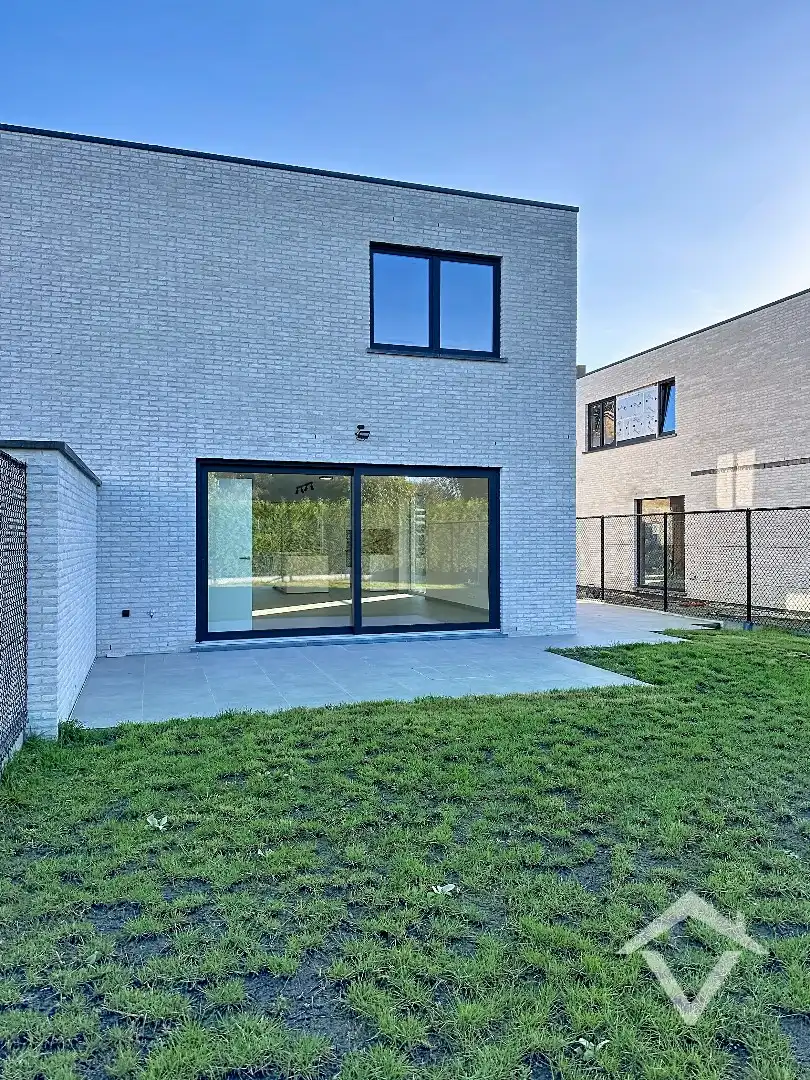 Nieuwbouwwoning met 3 slaapkamers in centrum Koekelare  foto 24