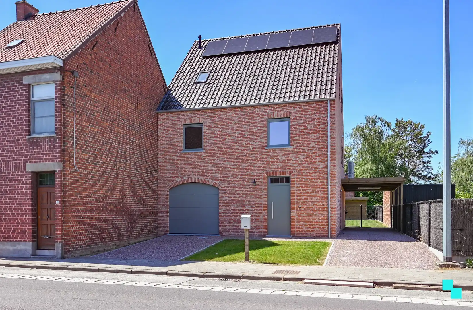 Riante nieuwbouwwoning met aangename tuin te Izegem foto {{pictureIndex}}