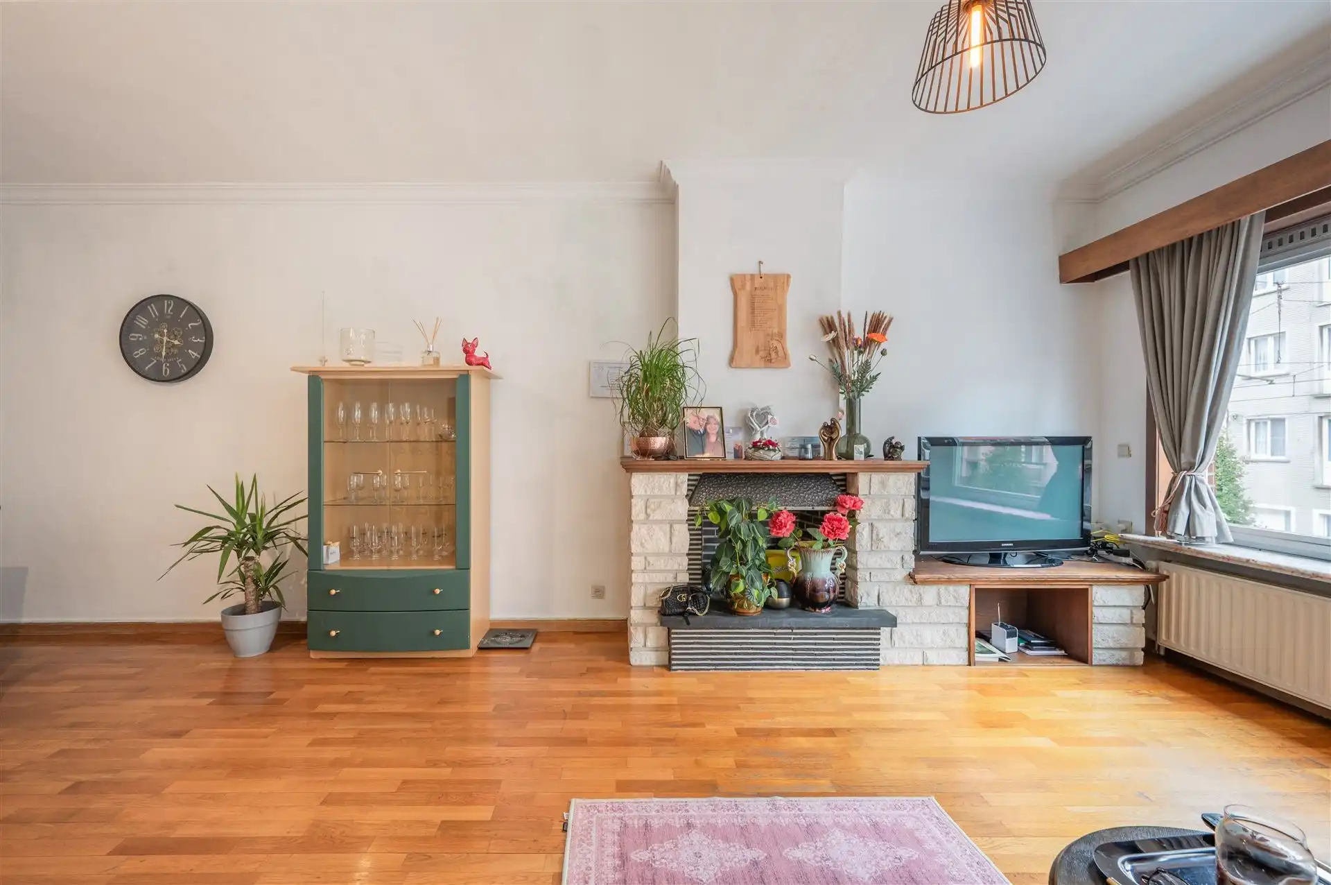 Centraal gelegen 2 slaapkamerappartement te huur foto 5