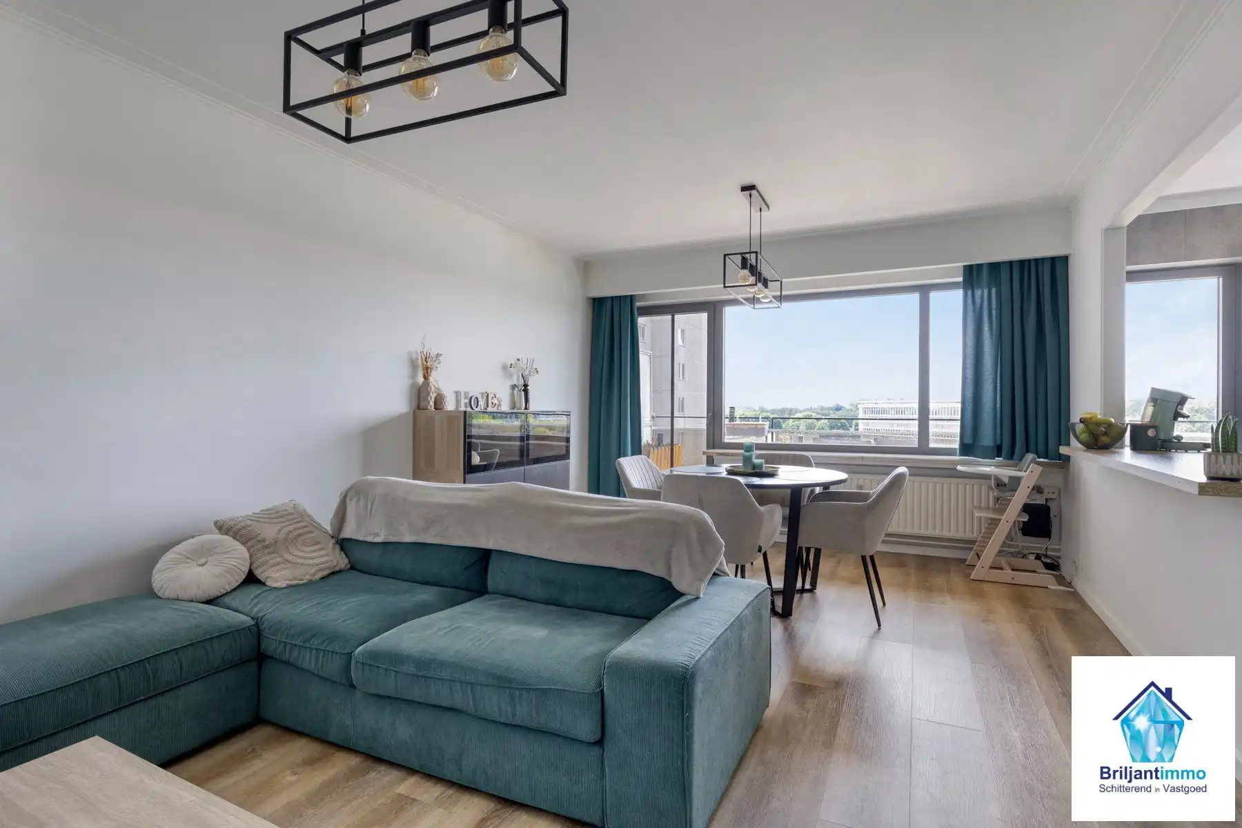 Lichtrijk appartement met terras en 2 slp op toplocatie! foto {{pictureIndex}}