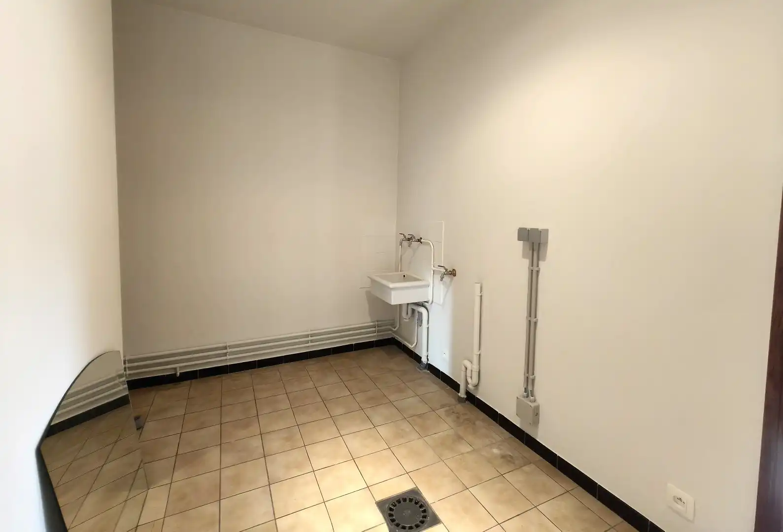 MOOIE WONING MET GARAGE EN TUINTJE foto 9