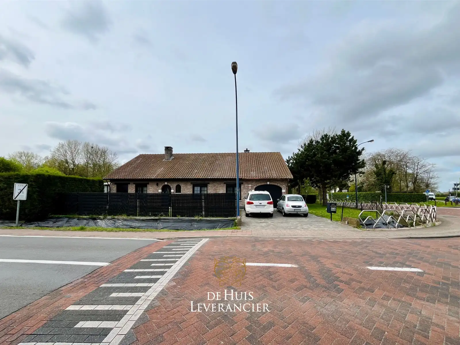 Laagbouwvilla op een strategische topligging te koop in Kontich foto 7