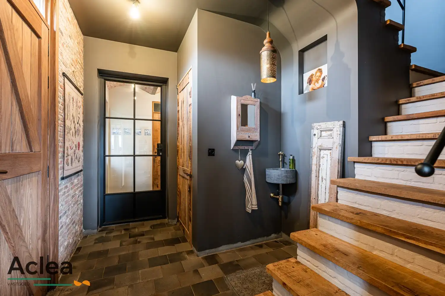 Karaktervol landhuis met paardenstal op 5.943m² in een groene omgeving foto 11