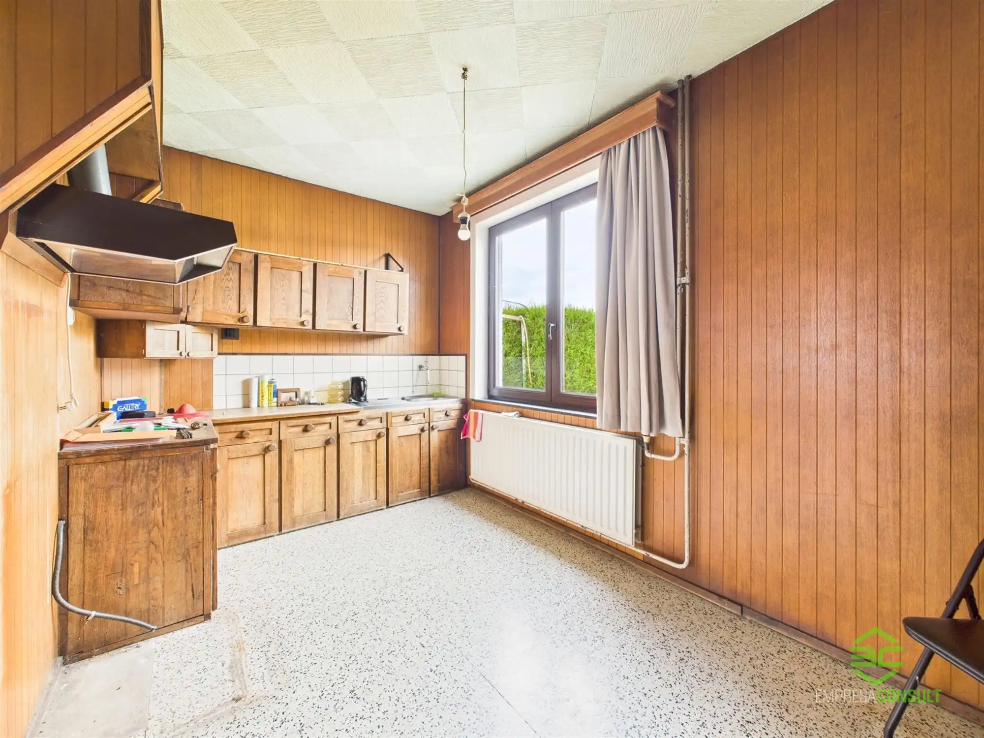 Op te frissen gezinswoning op een rustige locatie! foto 6