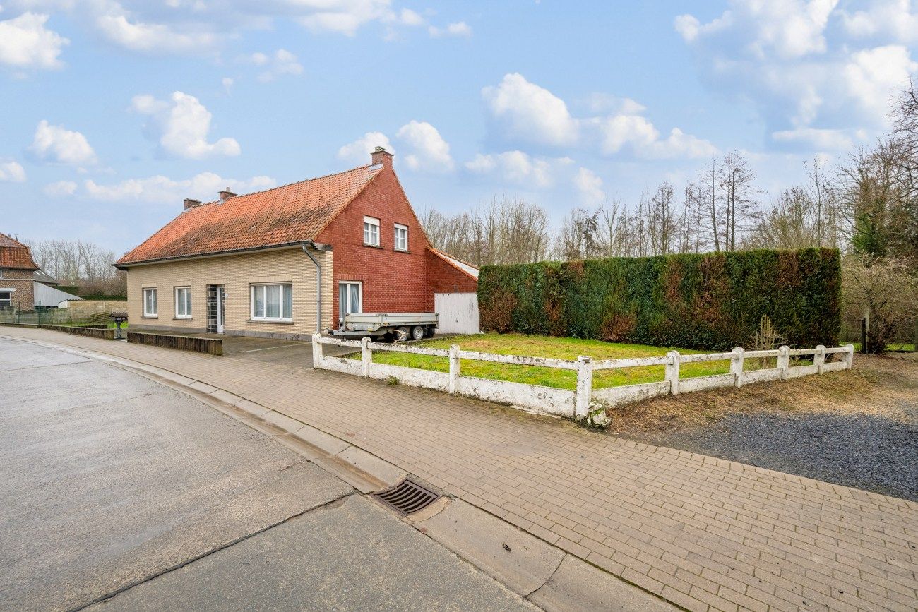 Landelijke woning op een perceel van 15 are 10ca foto 3