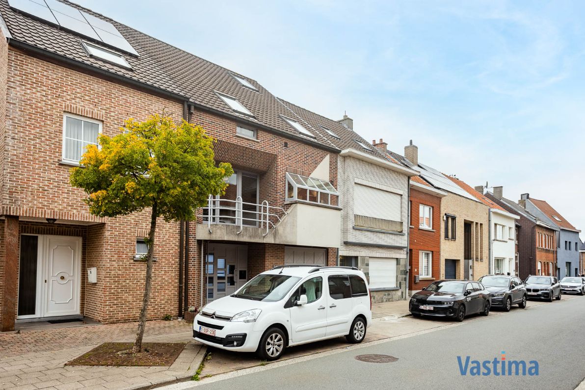 Instapklare architectenwoning met 4 slaapkamers, tuin en garage nabij centrum Erembodegem foto 2