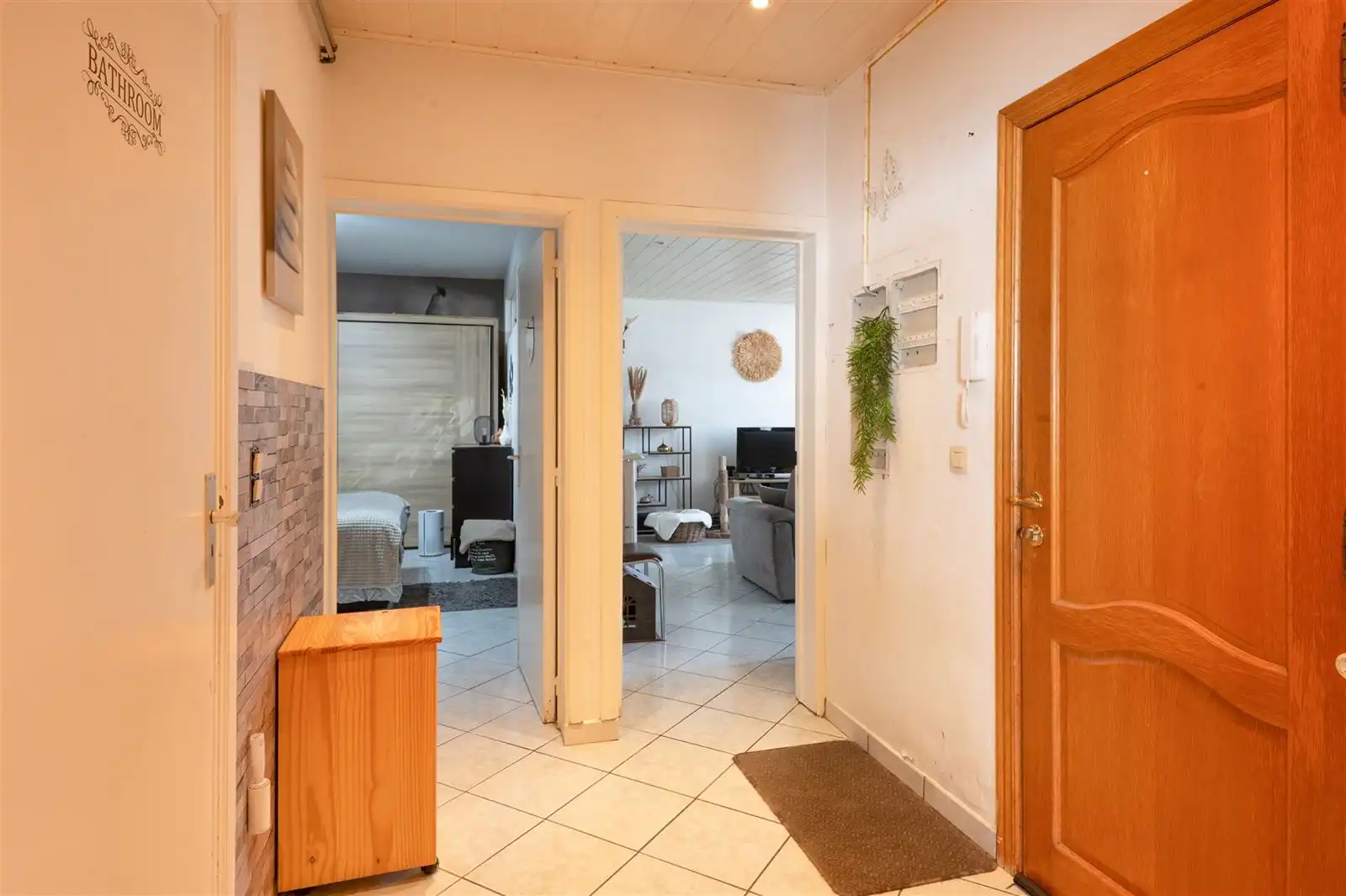 Gelijkvloers app met 2 slpks en garage foto 11