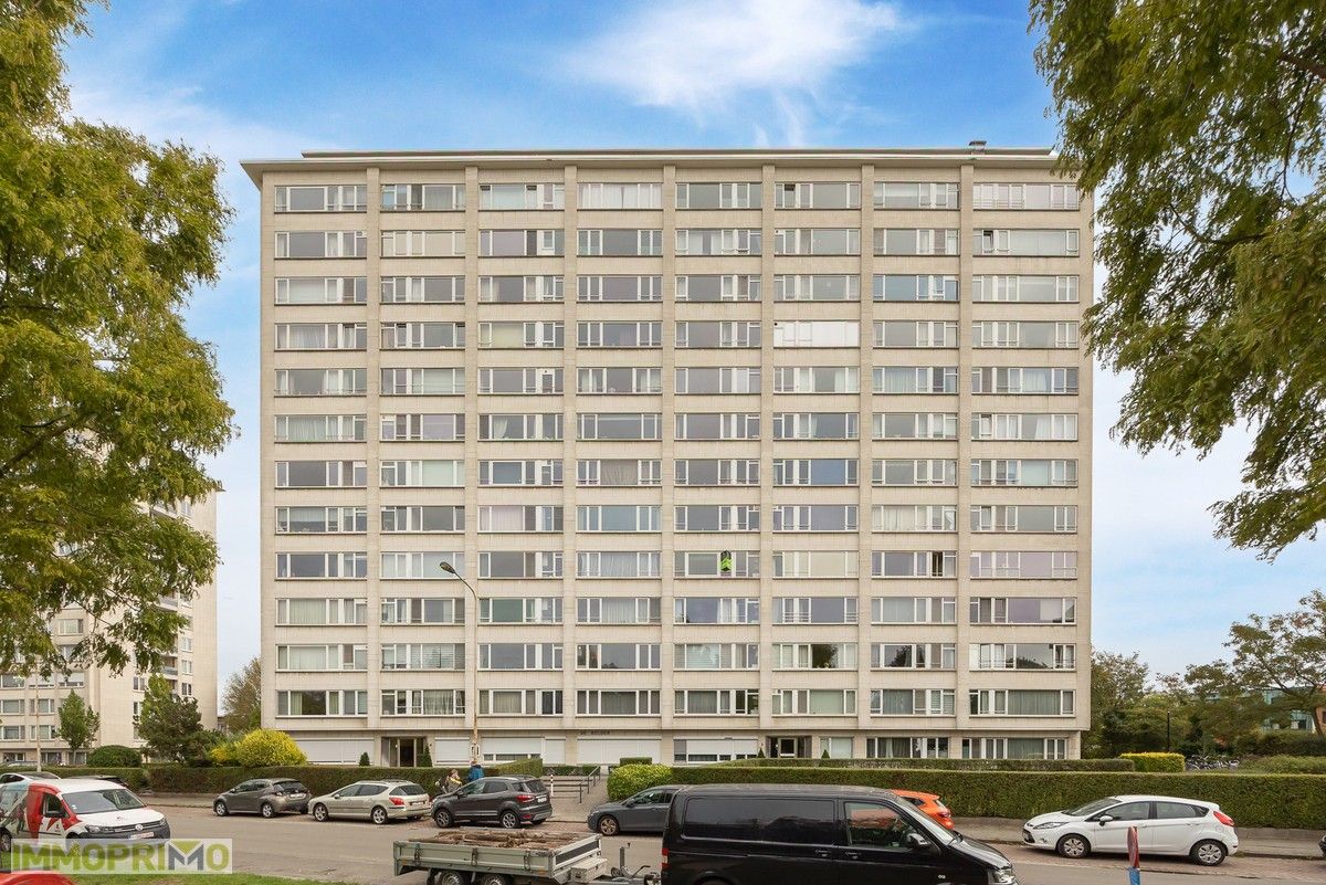 Mooi 2 slaapkamerappartement gelegen op de 9de verdieping met prachtig zicht foto {{pictureIndex}}