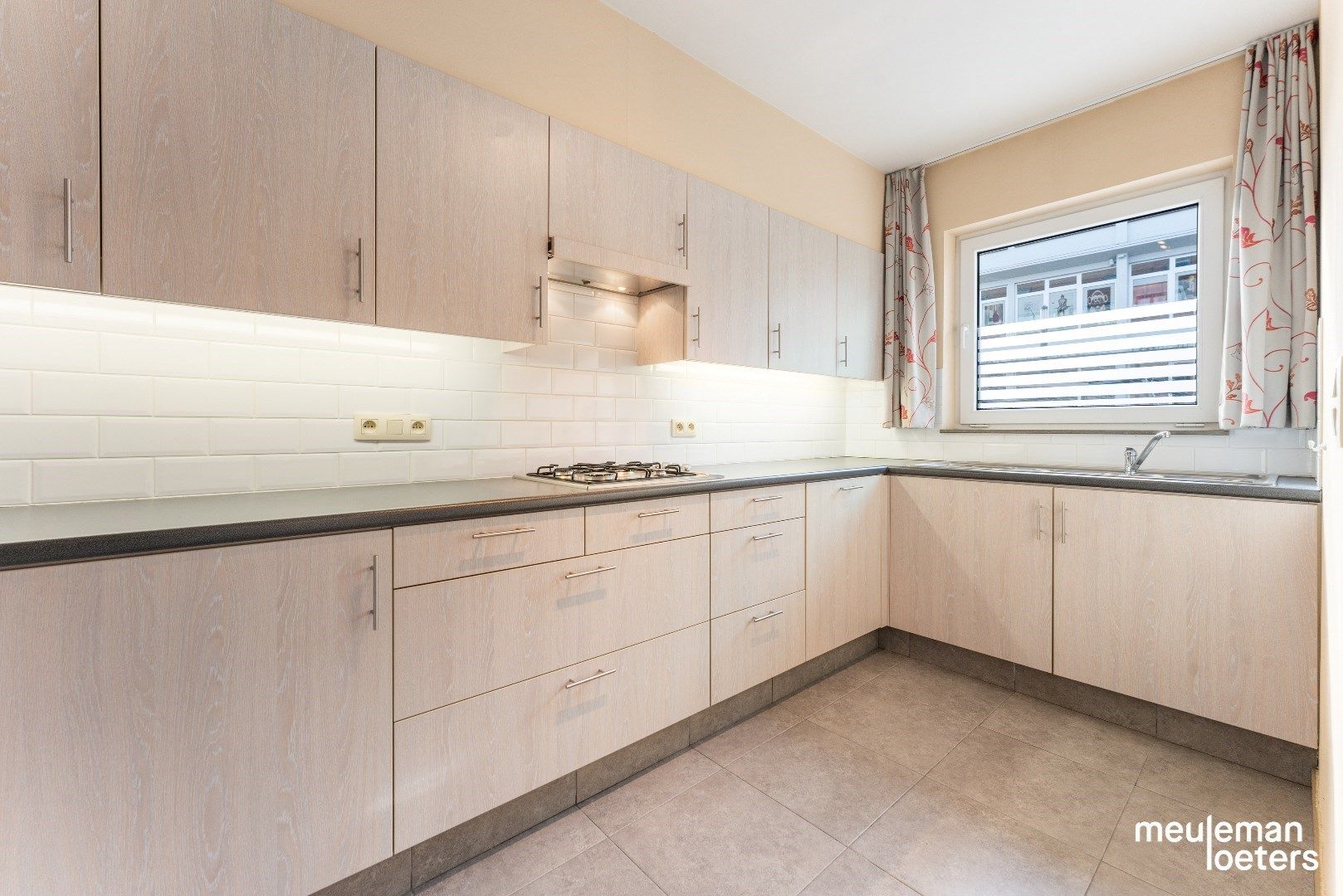 Gelijkvloers appartement met terras foto 13