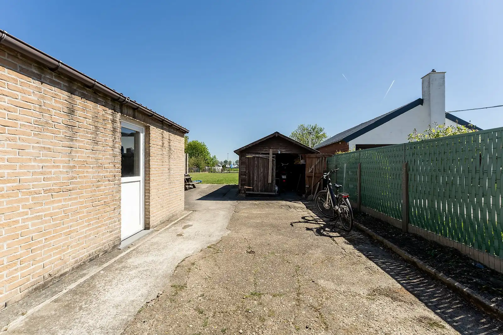 Instapklare Halfopen bebouwing op 1125 m² met ruime oprit foto 22
