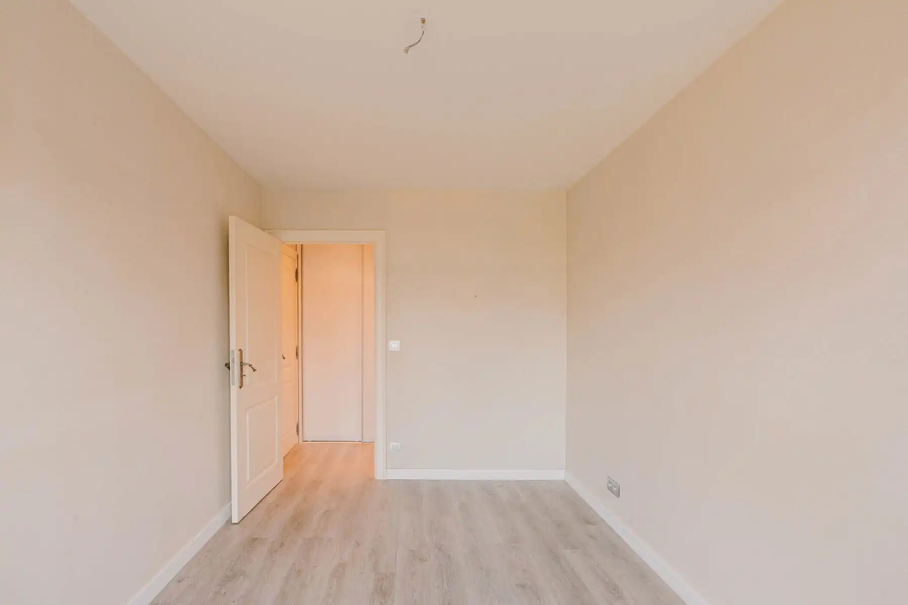 Instapklaar gelijkvloers appartement met riant ruimtegevoel foto 16