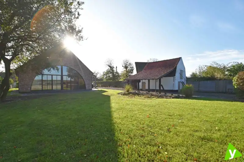 Idyllische woning met prachtige tuin foto 21